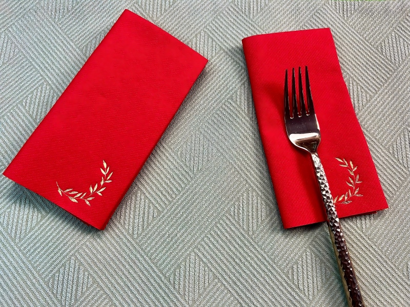 Hur tillverkas Airlaid-servetter och vad gör dem unika?