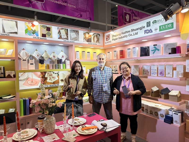 En stark start på Spring Canton Fair 2026 – fantastiska samtal, nya möjligheter och ett milstolpepartnerskap